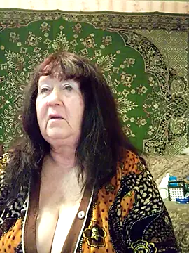 Snapshot of CrystalLime6411 chatting on March 7, 2026, 4:04 pm CrystalLime6411 online show from March 7, 2026, 4:04 pm