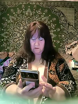 Snapshot of CrystalLime6411 chatting on March 28, 2026, 4:17 pm CrystalLime6411 online show from March 28, 2026, 4:17 pm