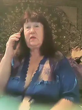 Snapshot of CrystalLime6411 chatting on April 7, 2026, 2:50 pm CrystalLime6411 online show from April 7, 2026, 2:50 pm