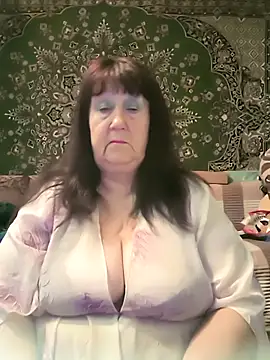 Snapshot of CrystalLime6411 chatting on April 14, 2026, 2:34 pm CrystalLime6411 online show from April 14, 2026, 2:34 pm