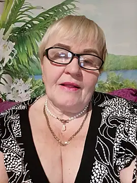 VioletSweet5566 online show from November 9, 2025, 6:17 pm