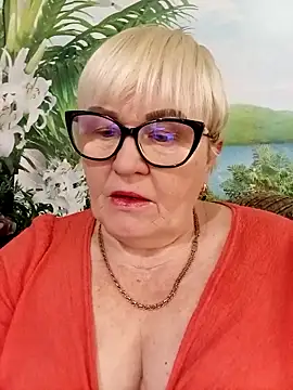 VioletSweet5566 online show from February 16, 2026, 8:10 am