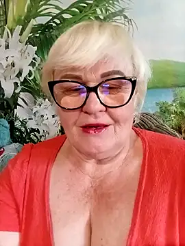 VioletSweet5566 online show from May 25, 2026, 2:12 pm