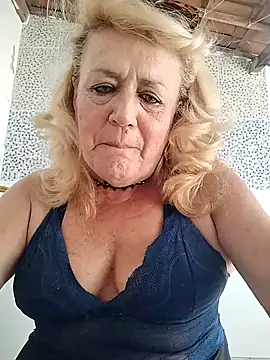 Snapshot of Belladama61 chatting on February 7, 2026, 4:43 pm Belladama61 online show from February 7, 2026, 4:43 pm