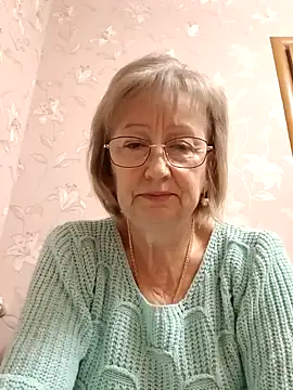 AlikaSwan5821 online show from October 26, 2025, 12:11 pm