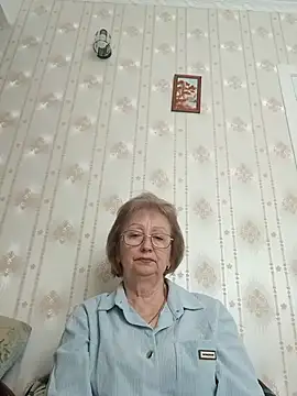 AlikaSwan5821 online show from February 12, 2026, 12:55 pm