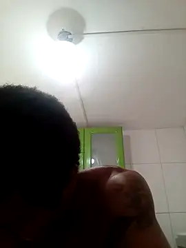 moreno25centimetro online show from December 15, 2025, 2:43 pm