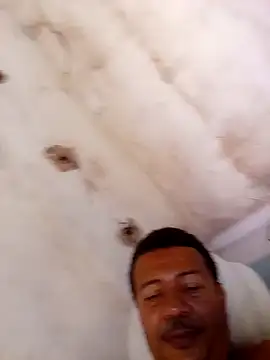 moreno25centimetro online show from April 18, 2026, 6:01 pm