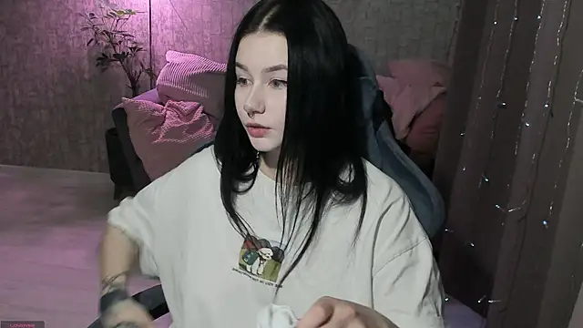 Snapshot of AlinaGreeeen chatting on October 1, 2025, 3:12 am AlinaGreeeen online show from October 1, 2025, 3:12 am