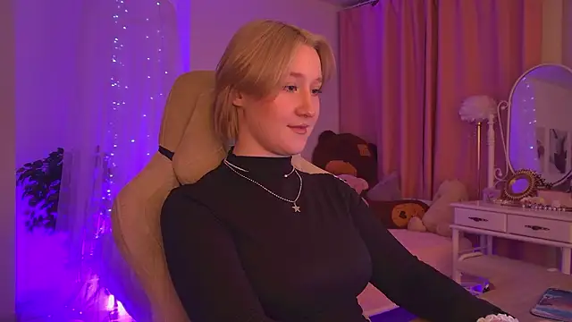 Snapshot of CinBellamy chatting on February 5, 2026, 7:57 am CinBellamy online show from February 5, 2026, 7:57 am