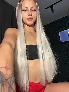 FavoriteKira online show from October 8, 2025, 5:21 pm