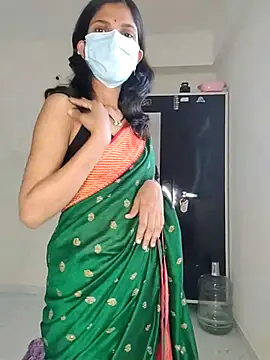 Shivani2002 online show from April 8, 2026, 9:20 am