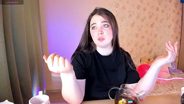 Alice next door online show from February 14, 2026, 1:52 pm