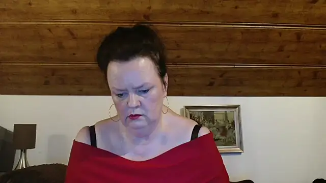 TiffanyMature online show from October 25, 2025, 8:14 pm