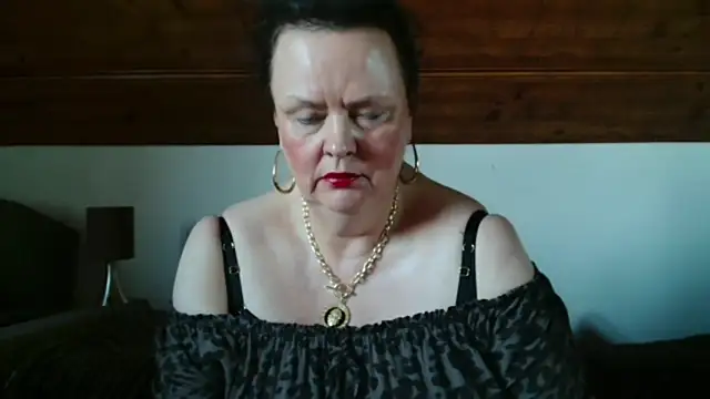 TiffanyMature online show from November 7, 2025, 10:26 am