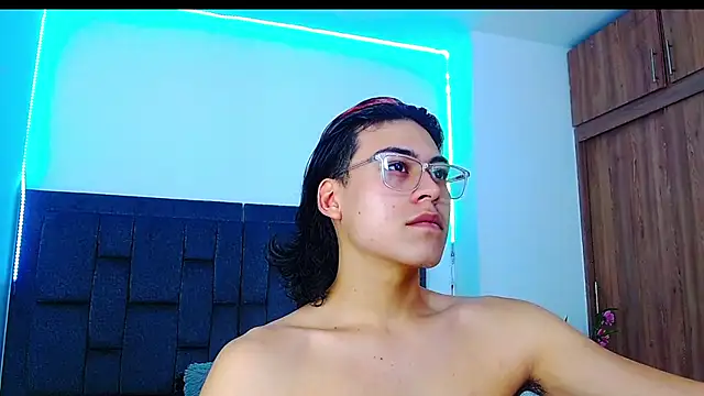 dirty model online show from September 26, 2025, 11:42 pm