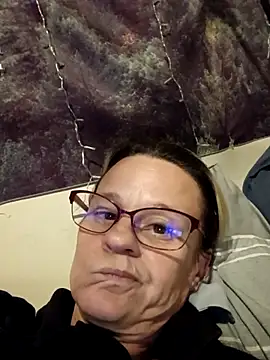 Snapshot of PremiumKitty chatting on October 28, 2025, 10:19 am PremiumKitty online show from October 28, 2025, 10:19 am