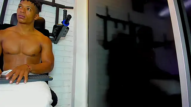 ItaloMoore online show from March 26, 2026, 12:55 pm