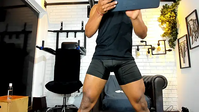 ItaloMoore online show from April 9, 2026, 1:38 pm