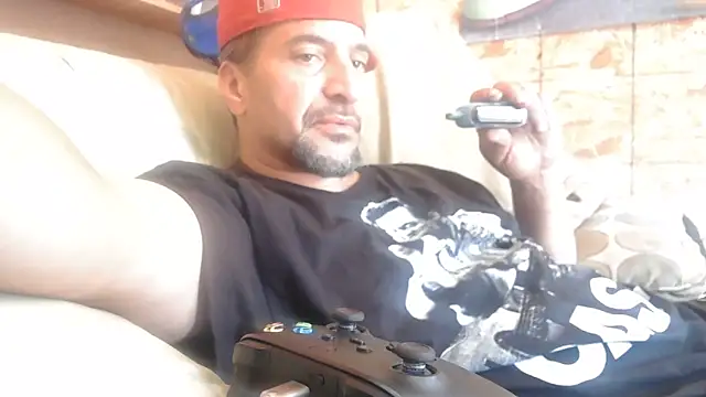 Snapshot of N3V3RPANIC@xh chatting on May 22, 2026, 3:39 pm N3V3RPANICxh online show from May 22, 2026, 3:39 pm