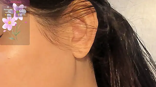 VioletHilton online show from October 27, 2025, 7:29 pm