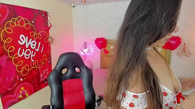 MELISSAROUGE online show from February 14, 2026, 8:05 pm