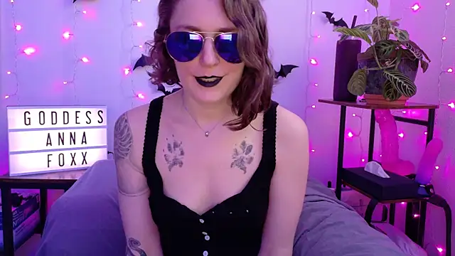 mistressannafoxx online show from February 12, 2026, 10:16 pm