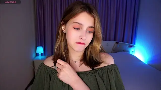 NylaNadler online show from November 1, 2025, 6:15 am