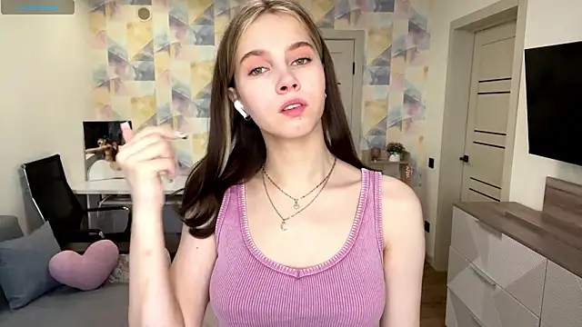 NylaNadler online show from February 11, 2026, 6:07 am