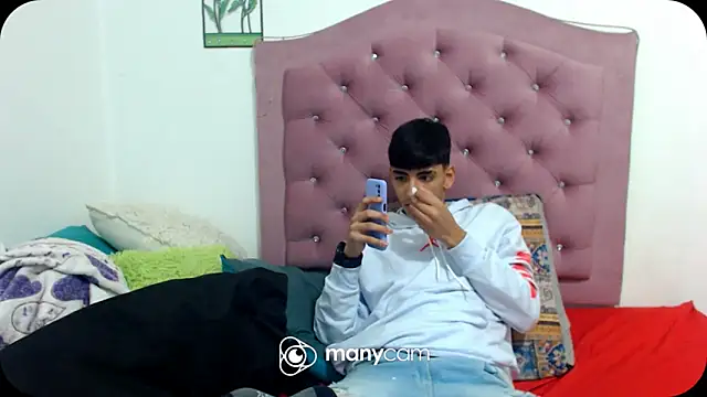 Snapshot of SkyAndSeth chatting on September 26, 2025, 7:45 am SkyAndSeth online show from September 26, 2025, 7:45 am