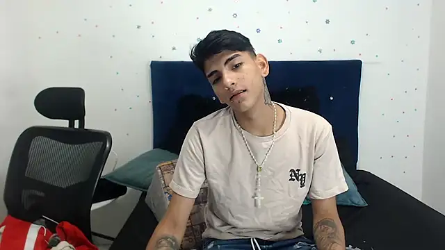 Snapshot of SkyAndSeth chatting on October 9, 2025, 12:58 pm SkyAndSeth online show from October 9, 2025, 12:58 pm