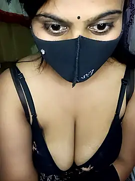 Snapshot of reena502 chatting on February 6, 2026, 5:38 pm reena502 online show from February 6, 2026, 5:38 pm