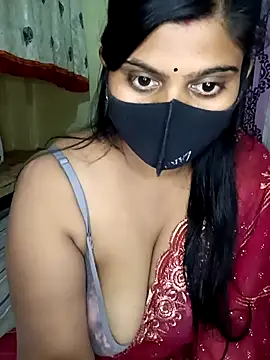 Snapshot of reena502 chatting on February 7, 2026, 9:46 am reena502 online show from February 7, 2026, 9:46 am