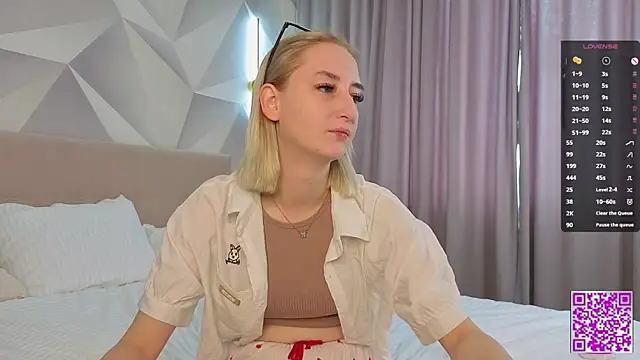 JodeeThu online show from October 9, 2025, 5:05 am