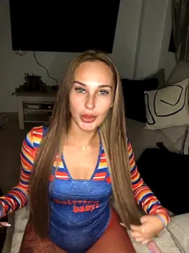 Snapshot of Rosieredxox chatting on October 19, 2025, 5:57 pm Rosieredxox online show from October 19, 2025, 5:57 pm