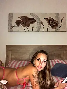 Snapshot of Rosieredxox chatting on November 7, 2025, 7:47 pm Rosieredxox online show from November 7, 2025, 7:47 pm