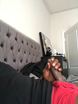 labishyoung25 online show from September 25, 2025, 8:12 pm