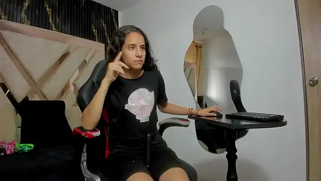 MiaCours online show from October 11, 2025, 1:31 pm