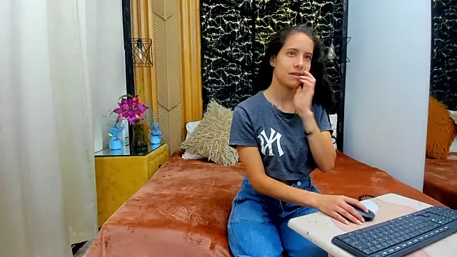 MiaCours online show from March 5, 2026, 3:19 pm