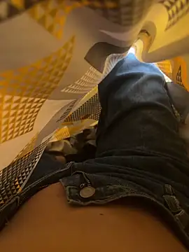 crazy111girl online show from November 17, 2025, 3:51 pm