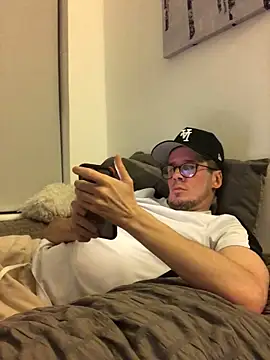 Snapshot of shyandchilling chatting on May 16, 2026, 9:13 pm shyandchilling online show from May 16, 2026, 9:13 pm