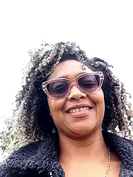 BiiancaEstradaa online show from April 17, 2026, 3:37 pm