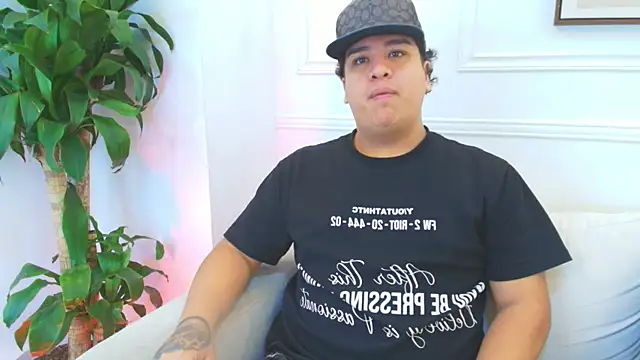 Naim Bennetsex online show from January 8, 2026, 6:32 pm