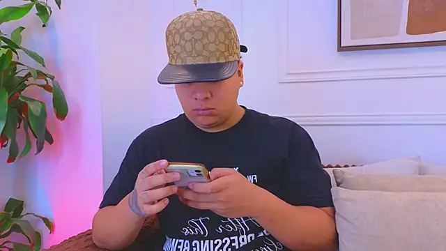 Naim Bennetsex online show from April 6, 2026, 5:58 pm