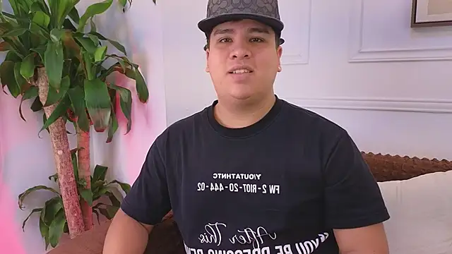 Naim Bennetsex online show from April 13, 2026, 6:57 pm