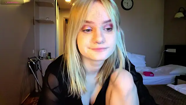 Snapshot of Elieiza_xo chatting on June 2, 2026, 11:12 am Elieiza xo online show from June 2, 2026, 11:12 am