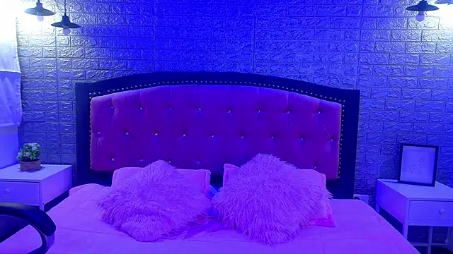 Natalie loffreda online show from December 19, 2025, 3:13 am