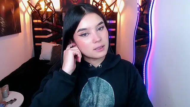 Natalie loffreda online show from April 15, 2026, 7:43 pm