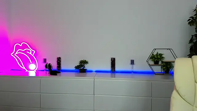 Anna Snows online show from November 28, 2025, 6:38 am