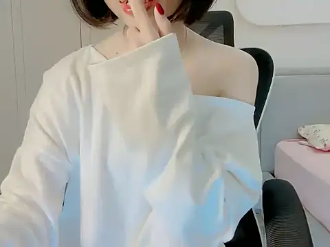 Snapshot of ggLovee chatting on October 8, 2025, 11:19 am ggLovee online show from October 8, 2025, 11:19 am